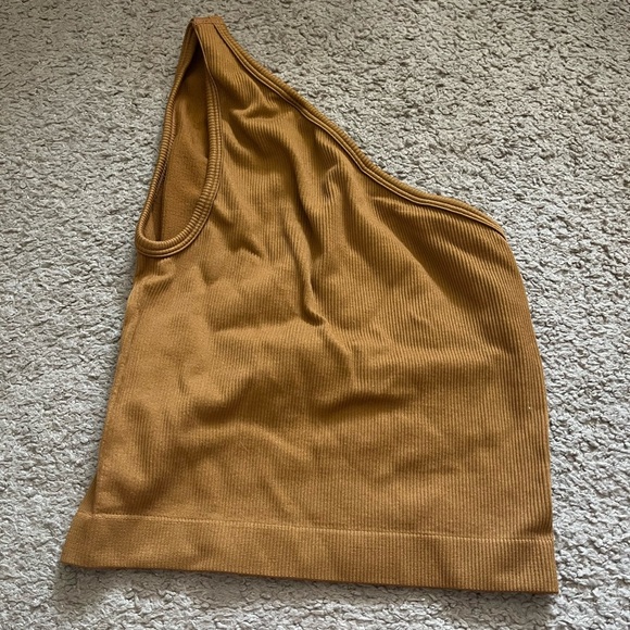 One-Shoulder Ribbed Tank - Picture 6 of 6